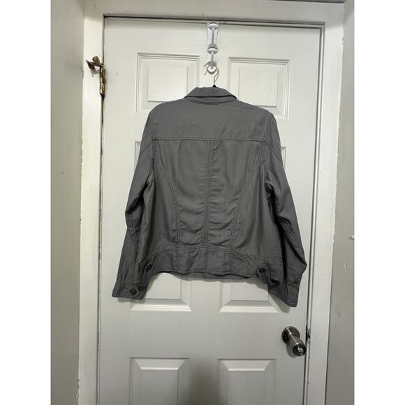 Tahari Women’s Grey Shacket Jacket Size Large Button Front Casual Outerwear - Picture 2 of 9